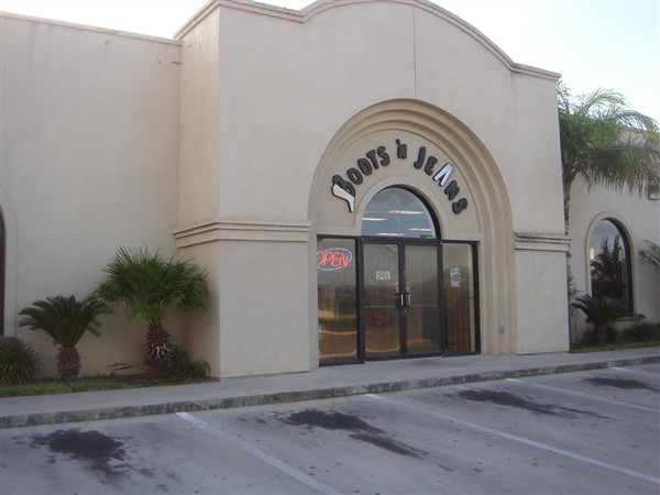 The arched Boots 'N Jeans entrance